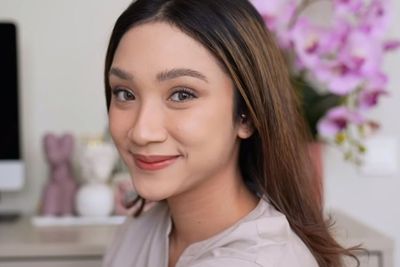 Tampil Flawless saat Bukber dengan 3 Tutorial Makeup ala Beauty Vlogger, Pemula Wajib Coba