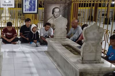 Ingat! Jangan Lakukan Hal Ini di Makam RA Kartini