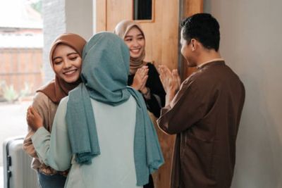 5 Kiat Memaafkan Orang yang Paling Menyakiti di Idul Fitri, Ingat Jangan Timbun Dendam!