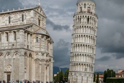 Posisinya Miring, Bagaimana Menara Pisa Mampu Bertahan Tegak dari Guncangan Gempa Bumi?