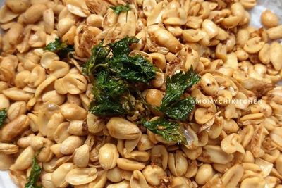 Kue Lebaran Favorit Keluarga Kacang Tojin Bawang: Renyah, Gurih, dan Bikinnya Gampang