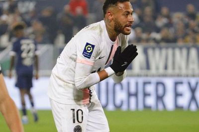 PSG Juara Liga Prancis, Neymar Luapkan Amarah ke Suporter: Berhenti Mencemooh!