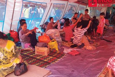 Suasana Terkini Pasar Gembrong, Puing Bangunan Berserakan dan Warga Mulai Mengungsi