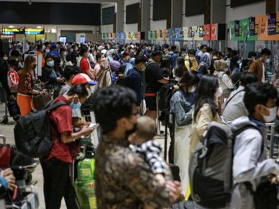 Pemudik Ini Ditinggal Bus saat Sedang di Toilet Tol Cipali, Ujungnya Diantar Mobil Polisi