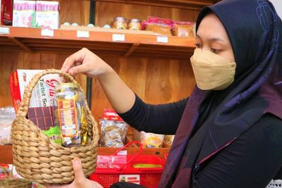 Cantik dan Murah! Ini Kreasi Hamper Lebaran dari Solo, Bukan Cuma Kue Kering