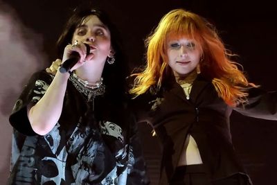 Billie Eilish jadikan Kolaborasi Bersama Hayley Williams Sebagai Kejutan di Coachella