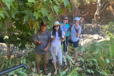 Potret Raline Shah Panen Talas di Hawaii, Tetap Cantik dengan Outfit Stylish Serba Putih