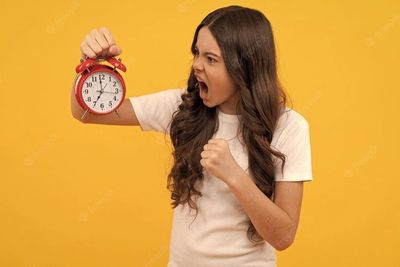 Punya Teman-teman Ngaret, Wanita Ini Akhirnya Tunggu Bukber sampai 3 Jam