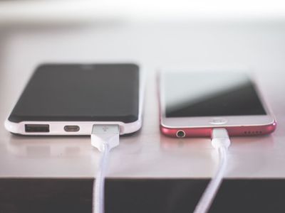 Kiat Jitu Hemat Baterai Smartphone saat Mudik dengan Transportasi Umum
