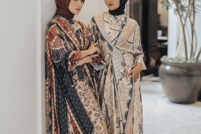 4 Tren Bahan Baju Lebaran Wanita 2022 Beserta Inspirasi Modelnya