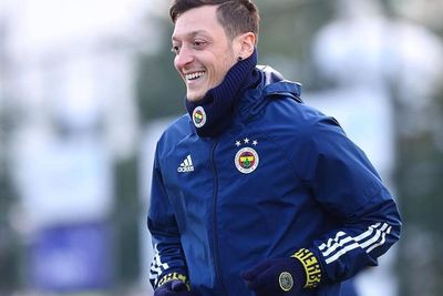 Mesut Ozil Sebut Pemain Real Madrid Ini Pantas Raih Ballon d`Or, Apa Alasannya?