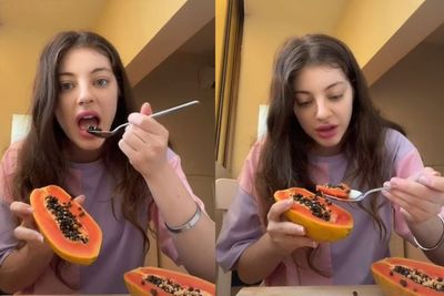 Viral Bule Cantik Makan Biji Pepaya, Aksinya Bikin Netizen Bengong: Dikira Boba Kali