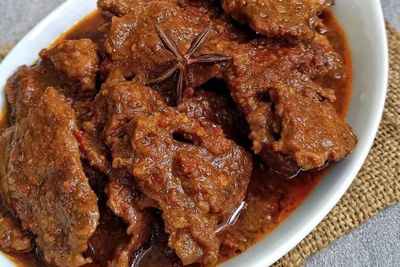 Resep Semur Daging Lapis Pedas, Menggugah Lidah!