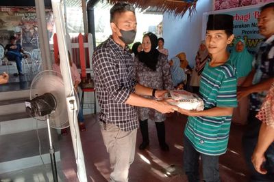 Bulan Ramadhan Saling Berbagi, GNIJ Sumut Salurkan 500 Karung Beras kepada Warga