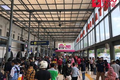 H-3 Lebaran, Stasiun Gambir dan Pasar Senen Masih Dipadati Puluhan Ribu Pemudik