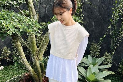 Intip 4 Outfit Simpel Para Seleb saat Lebaran, Isyana Sarasvati Paling Beda!