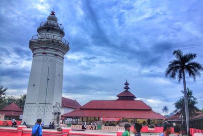 Masjid Banten Lama Dipadati Wistawan yang Ingin Ziarah ke Makam Sultan Maulana Hasanuddin