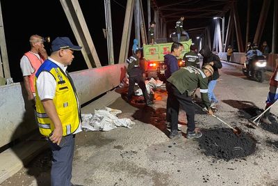 Usai Viral Pemuda Tambal Jalanan, Dinas PUPR Berau: Bagus, tapi Membahayakan