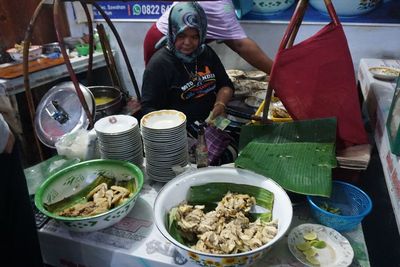 Cuma Soto Ndeso, Warga Rela Antre Berjam-jam! Apa Istimewanya?