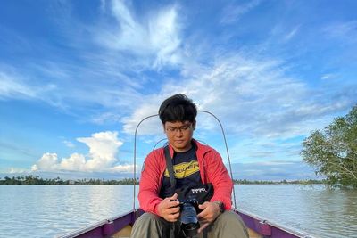 Susur Sungai Pulau Besing, Melihat Ribuan Bekantan dan Hunting Foto Alam