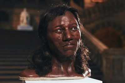 Bukan Kulit Putih, Penduduk Asli Irlandia Sebenernya Kulit Hitam Tapi Bermata Biru!