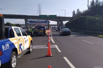 Arus Lalu Lintas Padat, Jalan Tol Layang MBZ Diberlakukan Sistem Buka-Tutup