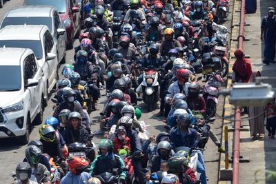 Urai Kepadatan Arus Balik di Pelabuhan Merak dan Bakauheni, Ini yang Dilakukan Menko PMK