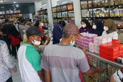 Gak Cuma Bumbu Pecel, Ini Oleh-oleh khas Madiun yang Praktis dan Tahan Lama