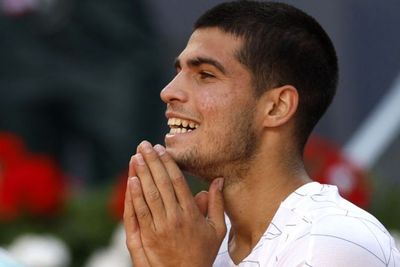 Kejutan! Petenis Muda Alcaraz Kalahkan Rafael Nadal di Madrid Open: Ini Sangat Berarti