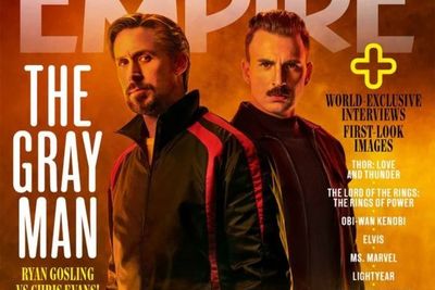 Ryan Gosling vs Chris Evan Menggoda Penggemar dalam Poster Film The Gray Man