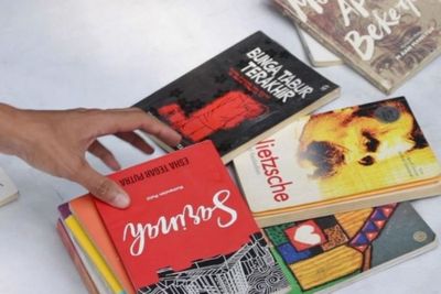 Top! Ini yang Dilakukan Pemuda Kalideres Supaya Koleksi Bukunya Enggak jadi Loak