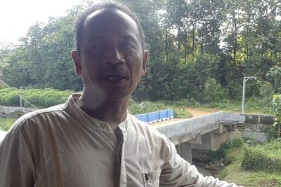 Viral! Kisah Mbah Kholil, Kakek Dermawan Bangun Jembatan Pakai Uang Pribadi Rp3,7 Miliar