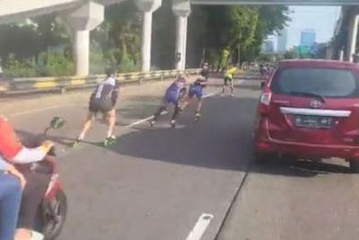 Komunitas Sepatu Roda Ugal-ugalan Melintas di Jalan Raya, Kadishub DKI: Main di Tempatnya!