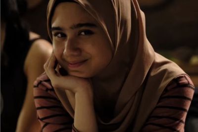 Potret Cantik Tissa Biani Berhijab saat Syuting Film KKN Desa Penari: Gak Ada Calon Lain