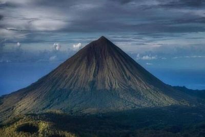 Daftar Gunung Tertinggi di Pulau Jawa, Diminati Para Pendaki!