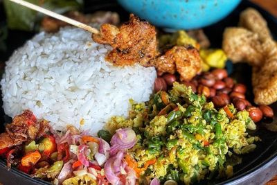 12 Makanan Khas Bali yang Terkenal Enak, Wajib Dicoba!