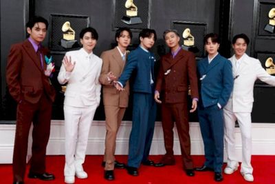 Army Ngamuk Soal Album BTS Terbaru Proof , Benarkah Hanya Dirilis dalam Bentuk Fisik?