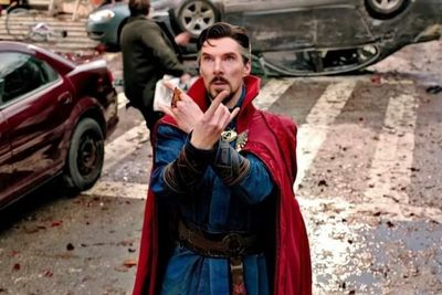 Sam Raimi Sempat Kaget Soal Naskah Adegan Kematian Illuminati di Doctor Strange 2