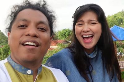 Indah Permatasari Hamil 5 Bulan, Arie Kriting Ogah Dipanggil Ayah Sama Anaknya