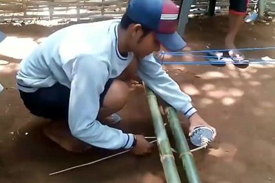 Ling Giling, Permainan Rakyat Madura Versi Mininya Karapan Sapi: Modalnya Karet Pentil!