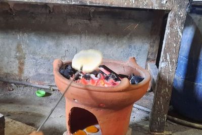 Mengenal Kerupuk Kemplang Khas Lampung yang Diburu Pemudik, Pengolahannya Pakai Arang