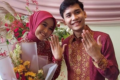 Bintang Emon Resmi Lamar Alca Octaviani, Ekspresi Pusing Jadi Sorotan