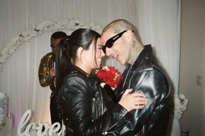 Travis Barker & Kourtney Kardashian Resmikan Pernikahan, Ikat Janji di Santa Barbara