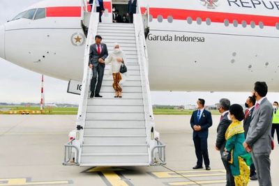 Presiden Jokowi dan Rombongan Tiba di Indonesia Usai Kunker dari Amerika Serikat