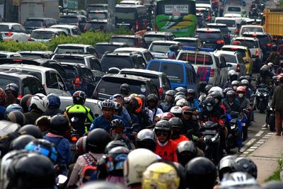 Jalur Puncak-Cianjur Macet Total! Banyak Pengendara Terjebak Antrean
