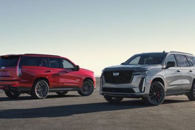 Buat yang Suka Mampir SPBU, Cadillac Escalade-V Terbaru ini Cocok