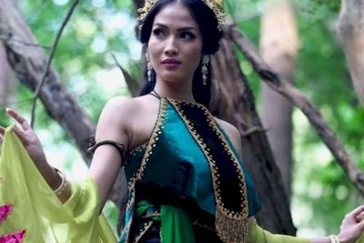 Netizen Sebut KKN di Desa Penari Kurang Seram, Hantunya Badarawuhi Terlalu Cantik