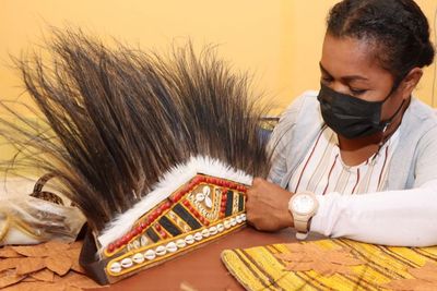 Indahnya Mahkota dan Noken Papua, Pernah Dipakai Jokowi Harganya Jutaan Rupiah!