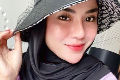 Medina Zein Diseret ke Rumah Sakit Jiwa, Kenali Gejala Bipolar Akut yang Menyerangnya
