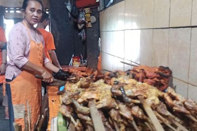 Ada di Gang Sempit, Ayam Panggang Langganan SBY Ini Sehari Habiskan 1.500 Ekor